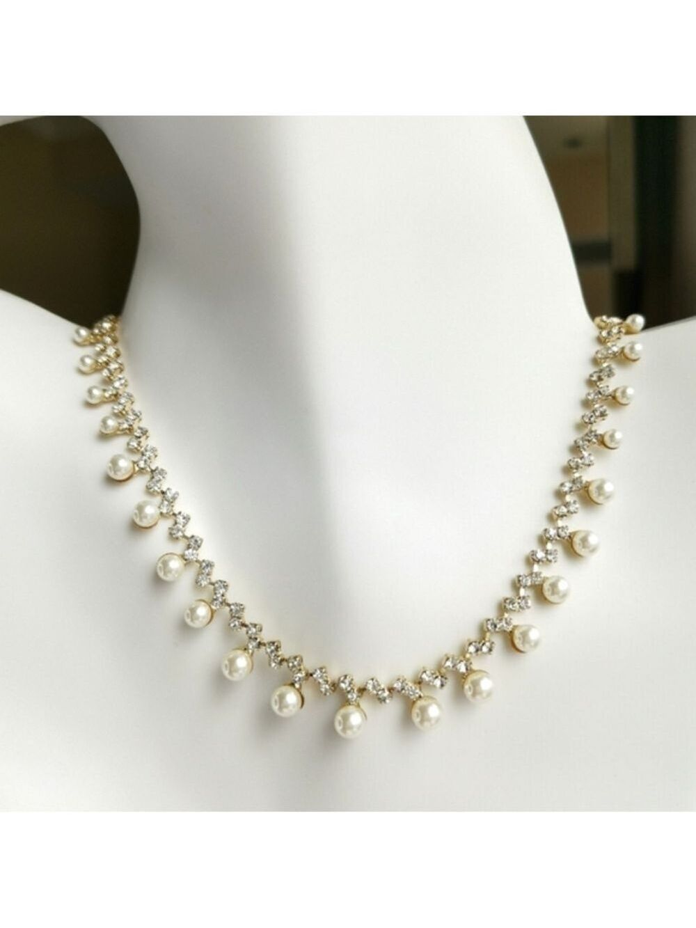 Swarovski crystal Cream pearl In Gold Tone Necklace 🆕